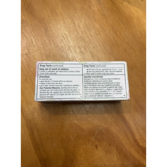 Clinique Even Better Makeup Broad Spectrum SPF 15 Discontinued Formula -WN12 - Picture 5 of 8